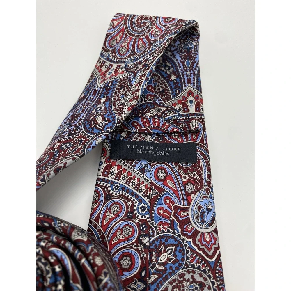 Bloomingdales The Men's Store 100% Silk Paisley‎ Pattern Neck Tie Multicolor